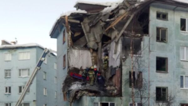 На месте взрыва в жилом доме в Мурманске. 20 марта 2018