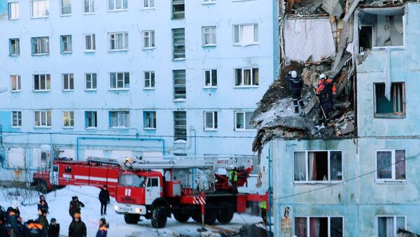 Многоквартирный жилой дом на улице Свердлова в Мурманске, пострадавший от взрыва бытового газа. 20 марта 2018