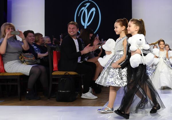 Показ новой линейки Дома моды Yudashkin Kids в рамках 39-й Недели моды в Москве. Сделано в России