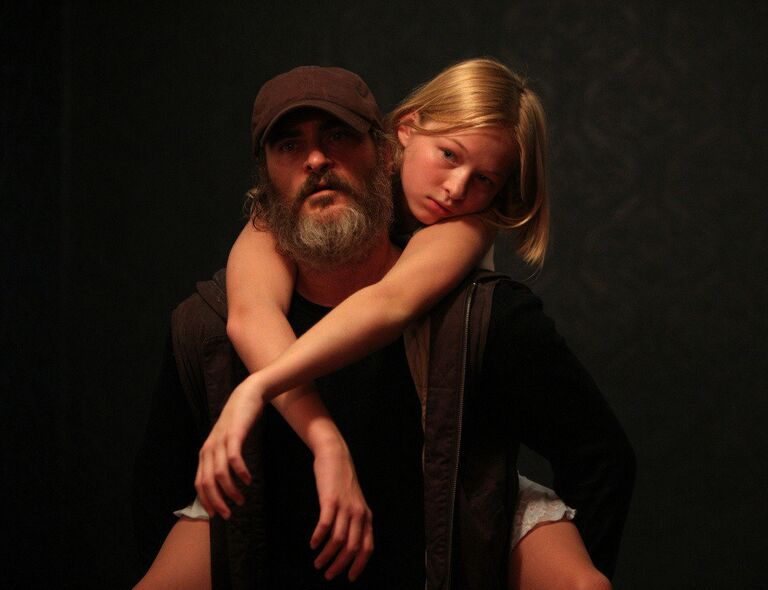 Кадр из фильма Тебя никогда здесь не было Кадр из фильма Тебя никогда здесь не было