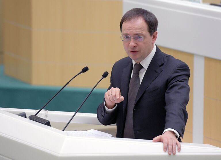 Министр культуры РФ Владимир Мединский выступает на заседании Совета Федерации РФ. 21 марта 2018 Министр культуры РФ Владимир Мединский выступает на заседании Совета Федерации РФ. 21 марта 2018