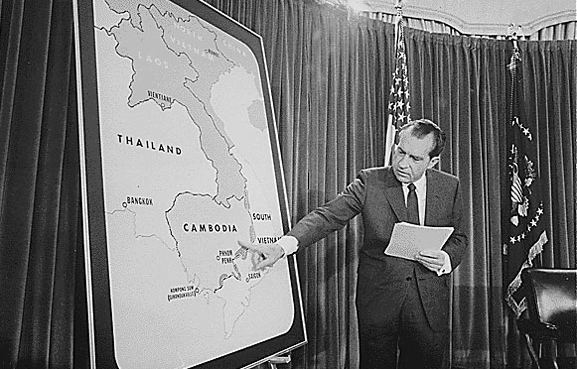 Президент США Ричард Никсон во время пресс-конференции в Вашингтоне. 30 апреля 1970 - РИА Новости, 1920, 16.02.2021