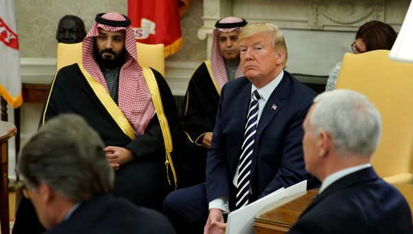 Президент США Дональд Трамп и наследный принц Саудовской Аравии Мухаммед бен Салман во время встречи в Белом доме в Вашингтоне. 20 марта 2018