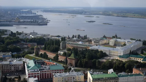 Вид на строящийся футбольный стадион Нижний Новгород и Нижегородский кремль