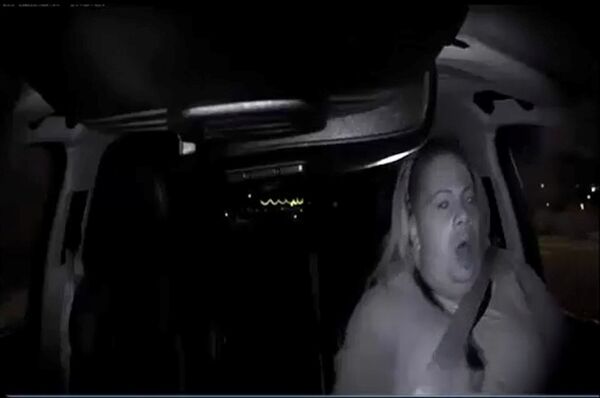 Кадр из видео ДТП с участием беспилотного автомобиля Uber в американском городе Темпе Кадр из видео ДТП с участием беспилотного автомобиля Uber в американском городе Темпе