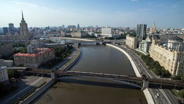 Смоленский метромост через Москву-реку в Москве