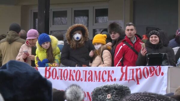 Жители Волоколамска вышли на митинг после массового отравления детей Жители Волоколамска вышли на митинг после массового отравления детей