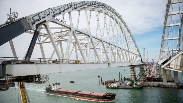 Строительство моста через Керченский пролив. Архивное фото