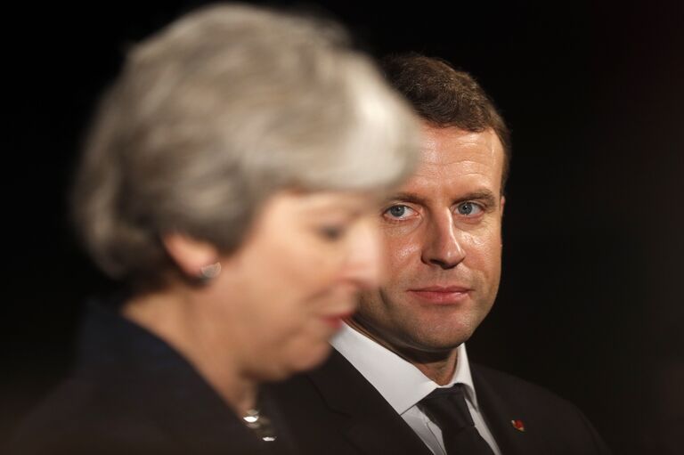 Премьер-министр Великобритании Тереза Мэй и президент Франции Эммануэль Макрон Премьер-министр Великобритании Тереза Мэй и президент Франции Эммануэль Макрон