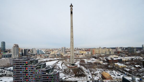 Недостроенная телебашня высотой 210 метров в центре Екатеринбурга. Архив