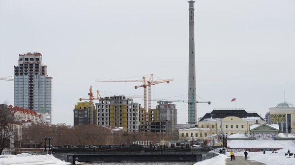 Недостроенная телебашня высотой 210 метров в центре Екатеринбурга