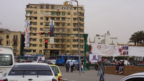 Каир. Площадь Тахрир в преддверии президентских выборов.  Агитационные плакаты в поддержку действующего президента Абдель Фаттаха ас-Сиси