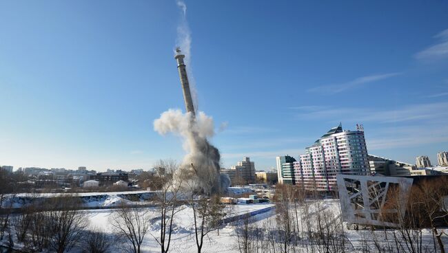 Снос недостроенной телебашни в Екатеринбурге, возведение которое было остановлено в последний год существования СССР