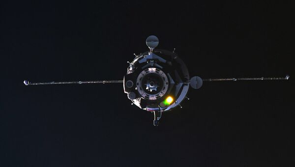 Пилотируемый корабль Союз МС-08 во время стыковки с МКС. 23 марта 2018