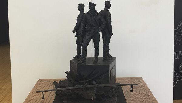 Модель памятника посвящнный советским летчикам погибшим в 1945 году при переправе самолета-амфибии в СССР в рамках Проекта Зебра