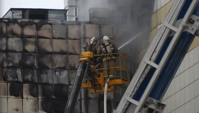 Пожар в торговом центре «Зимняя вишня» в Кемерово Пожар в торговом центре «Зимняя вишня» в Кемерово
