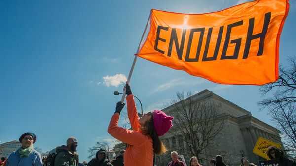 Акция Марш за наши жизни в Вашингтоне с требованием ужесточить контроль за оборотом огнестрельного оружия