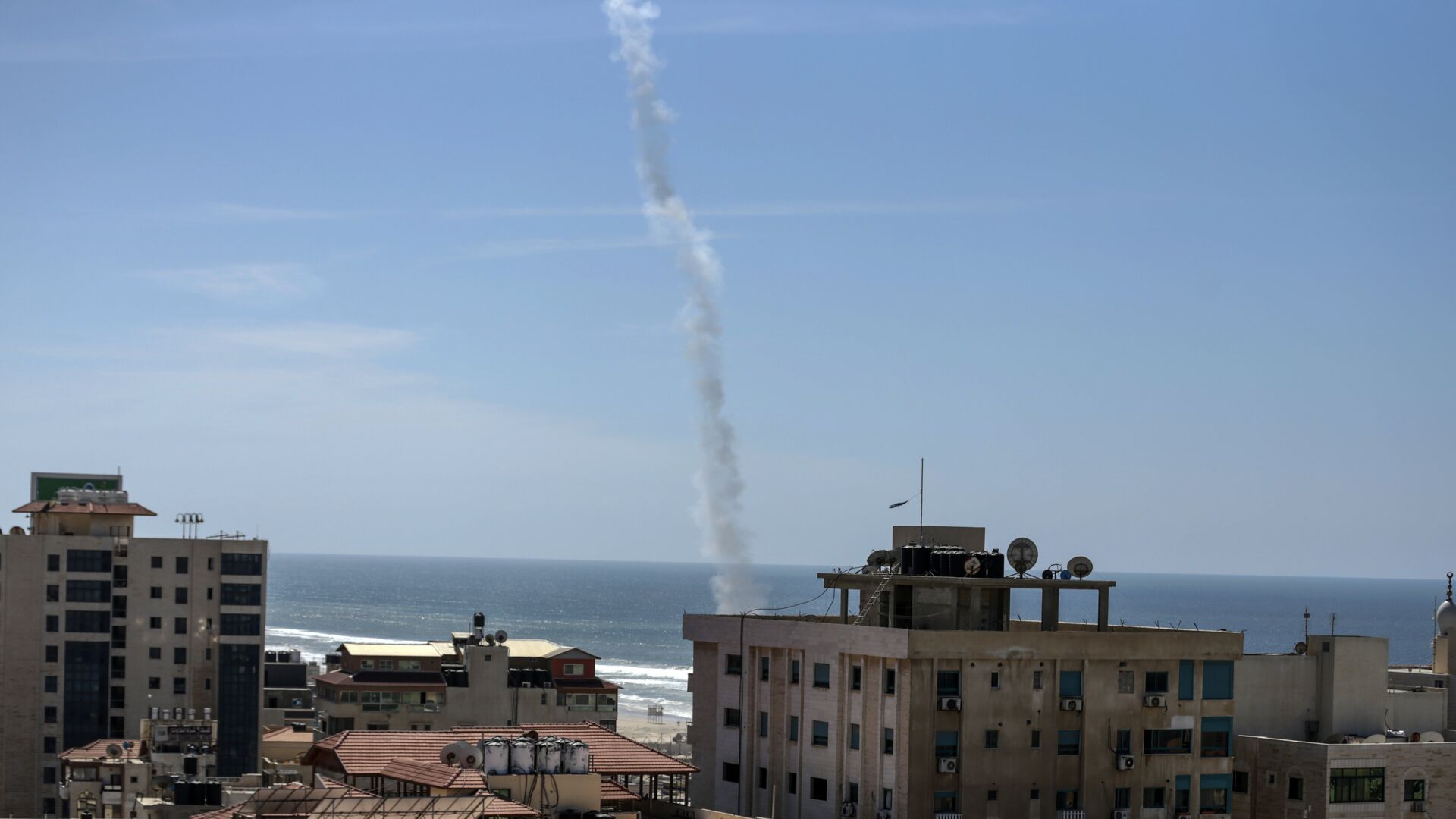 След от ракеты, выпущенной во время учений боевиками ХАМАС в городе Газа. 25 марта 2018 - РИА Новости, 1920, 13.05.2021
