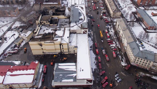 Здание торгового центре Зимняя вишня в Кемерово, где произошел пожар. 26 марта 2018