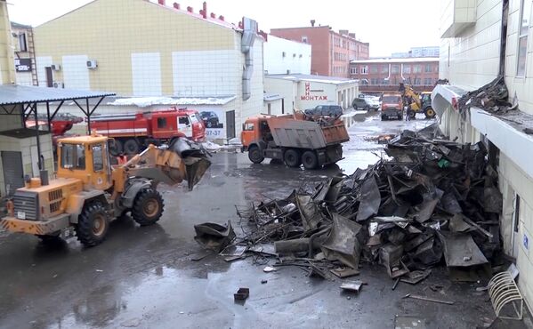 Ликвидация последствий пожара в ТЦ Зимняя вишня в Кемерово. 26 марта 2018