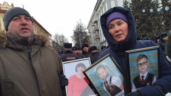 Сергей и Наталья Агарковы, потерявшие в пожаре в ТЦ в Кемерово обоих детей и мать Сергея
