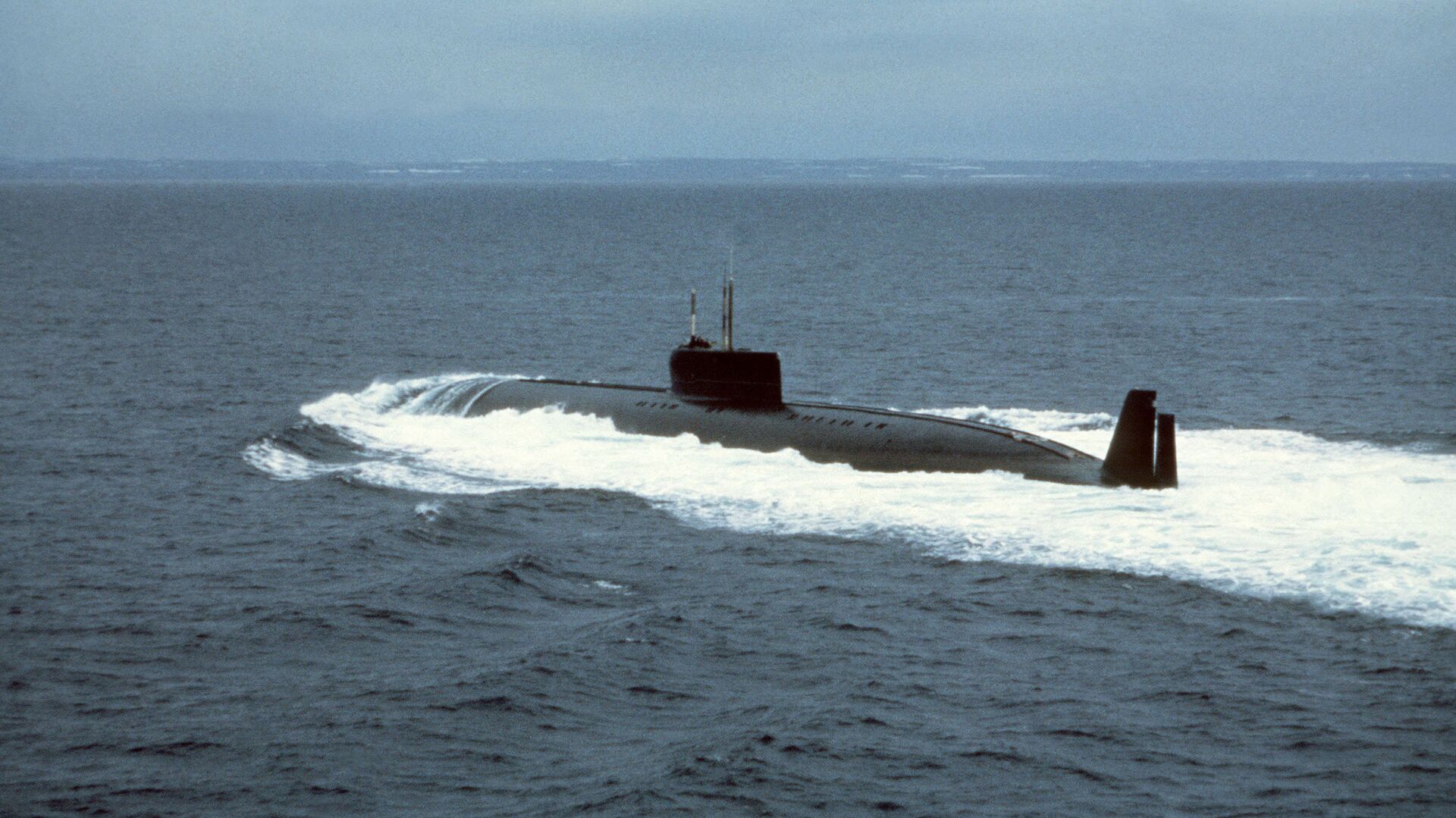 Атомная подводная лодка К-162 (известная позднее также как К-222) на испытаниях - РИА Новости, 1920, 18.12.2020