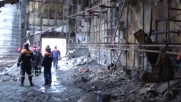 Работа следственной группы на месте трагедии в Кемерово