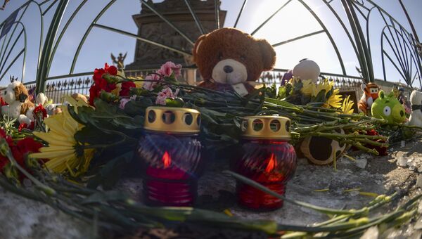 Мемориал в память о погибших в ТЦ Зимняя вишня в Кемерово. Архивное фото