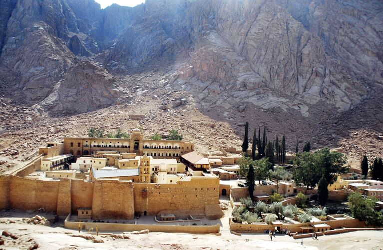 Монастырь Святой Екатерины у подножья горы Синай в Египте
