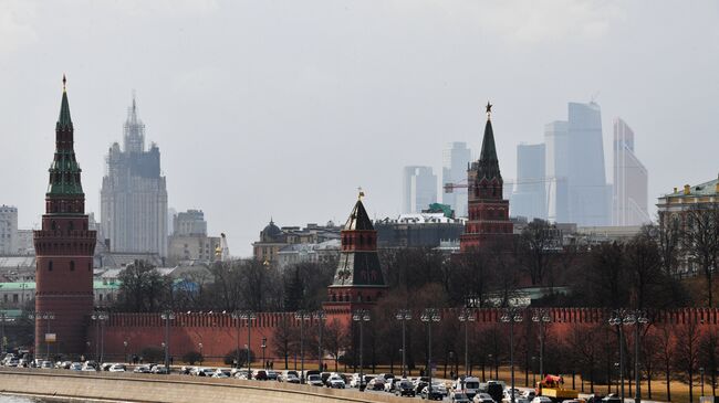 Московский Кремль и Кремлевская набережная. Архивное фото