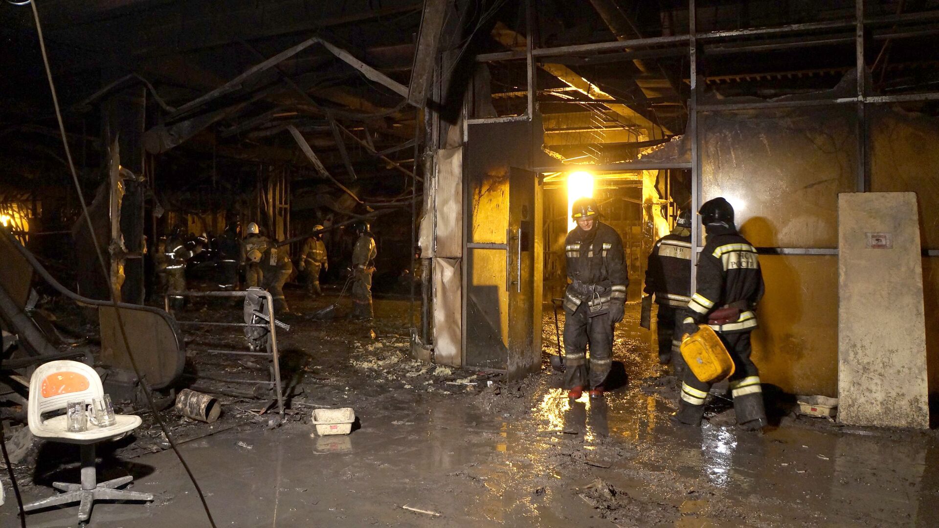 ТЦ Поляна Кемерово после пожара