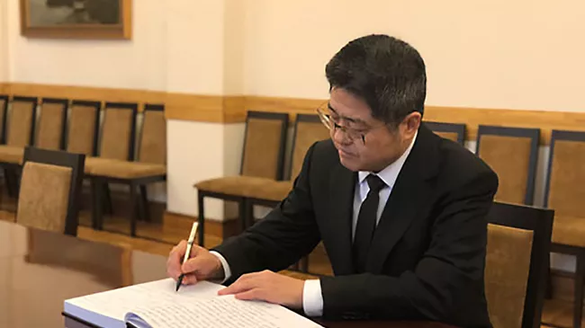 Заместитель министра иностранных дел КНР Лэ Юйчэн