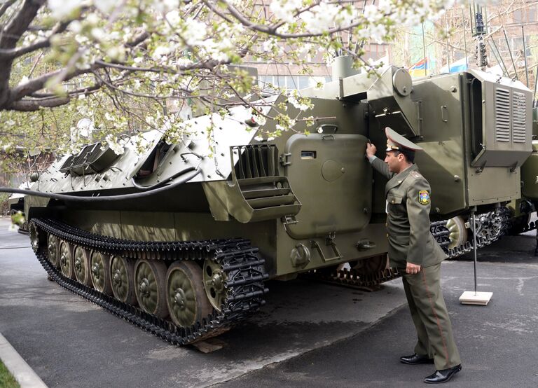 Российская станция радиоэлектронной борьбы Манушак на международной выставке вооружения и оборонных технологий ArmHiTec-2018 в Ереване