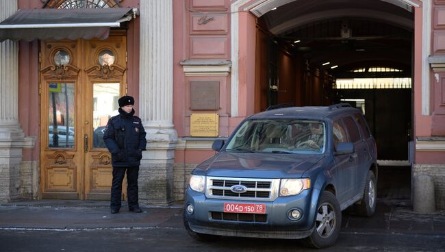 Служебный автомобиль у здания генерального консульства США в Санкт-Петербурге. Архивное фото