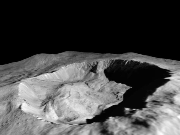 Северный склон кратера Джулинг на Церере