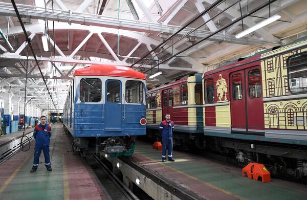 Вагоны метро в электродепо Сокол в Москве