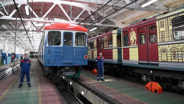 Вагоны метро в электродепо Сокол в Москве