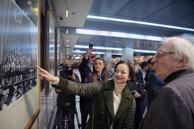 На открытии фотовыставки Капитаны Малого театра в галерее Метро в центре профориентации Московского метрополитена на станции «Выставочная»