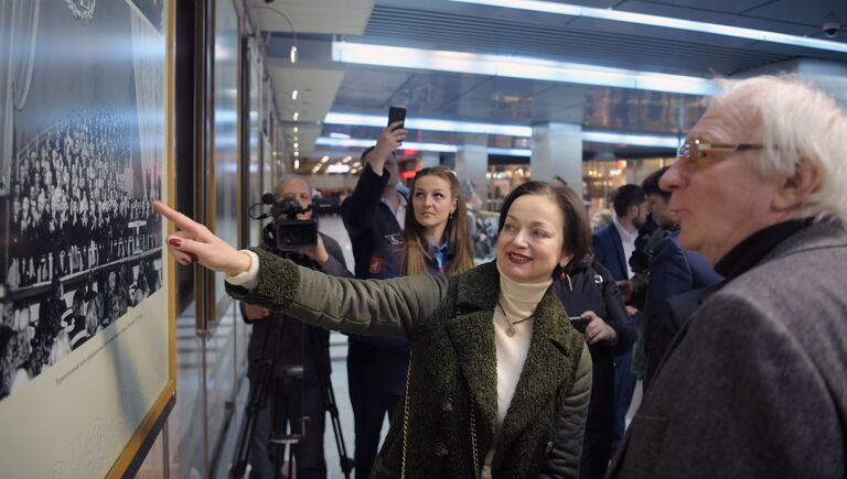 На открытии фотовыставки Капитаны Малого театра в галерее Метро в центре профориентации Московского метрополитена на станции «Выставочная»