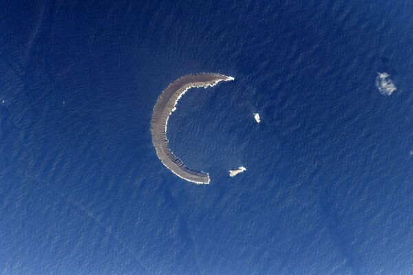 Остров Тортуга - полумесяц в Тихом океане