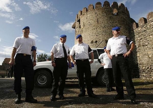 Миссия военных наблюдателей Евросоюза приступила к мониторингу территорий, граничащих с конфликтными зонами в Грузии