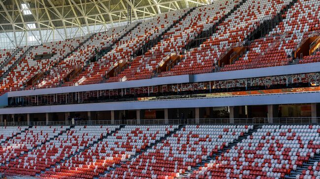 Трибуны на стадионе Мордовия Арена в Саранске