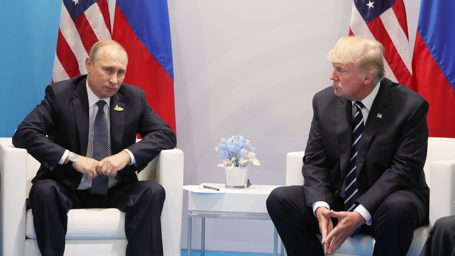 Владимир Путин и Дональд Трамп - РИА Новости, 1920, 19.05.2025