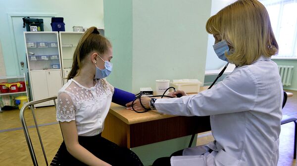 В России 13 тысяч врачей-волонтеров обслуживают четыре миллиона человек