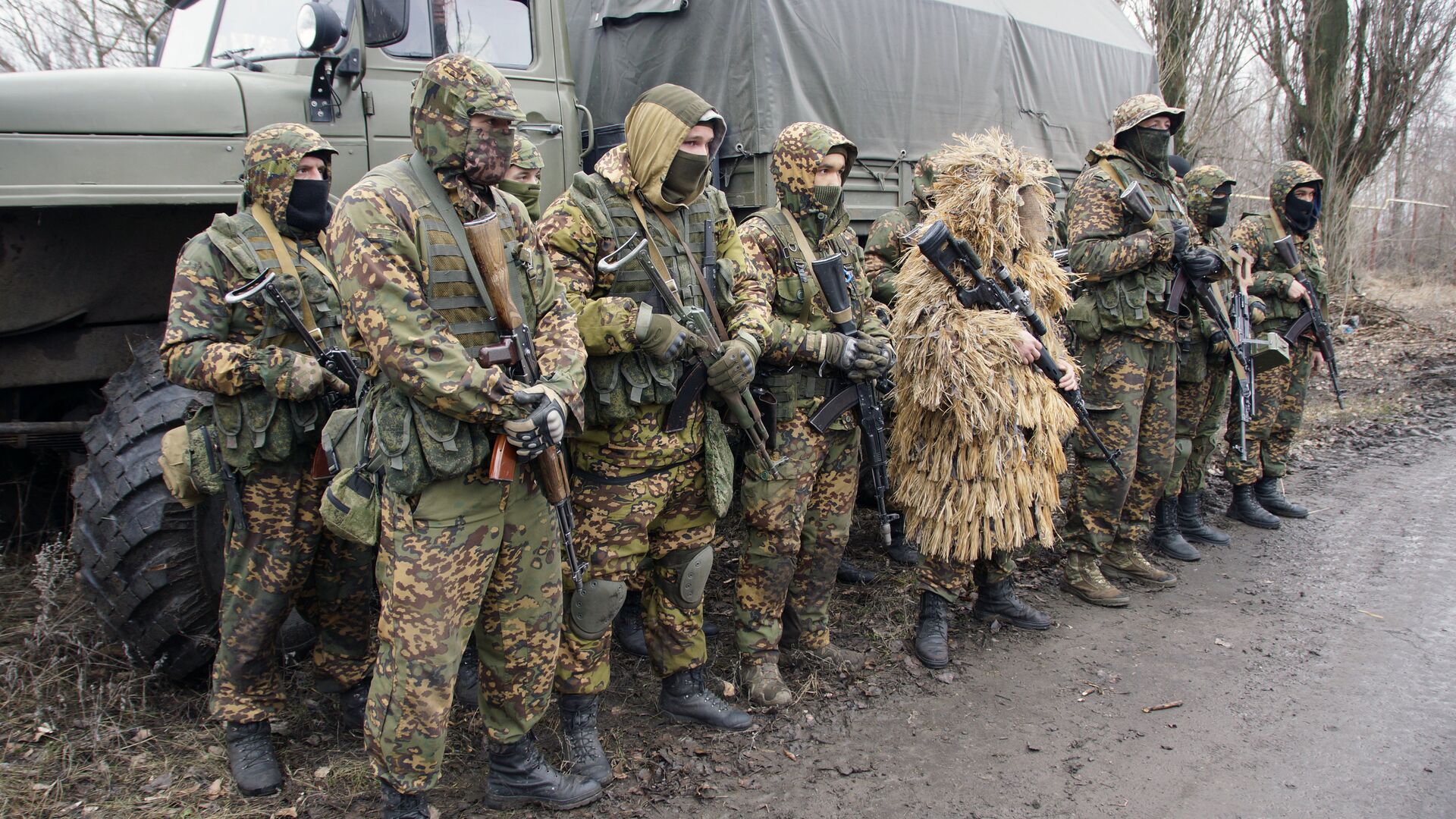 Военнослужащие разведывательного подразделения Народной милиции ЛНР на учениях в Луганской области - РИА Новости, 1920, 10.03.2021