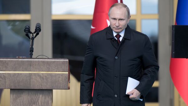Президент РФ Владимир Путин на церемонии официальной встречи президентом Турецкой Республики Реджепом Тайипом Эрдоганом в Анкаре. 3 апреля 2018