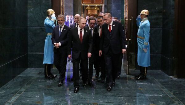 Президент РФ Владимир Путин и президент Турции Реджеп Тайип Эрдоган во время встречи в президентском дворце в Анкаре. 3 апреля 2018