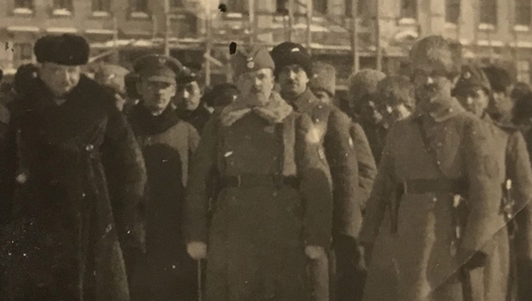 Адмирал Колчак, генерал Жанен, Богдан Павлу перед зданием ставки в Омске