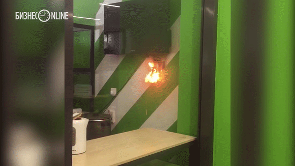 В Казани студент потушил пожар в университете, задув огонь