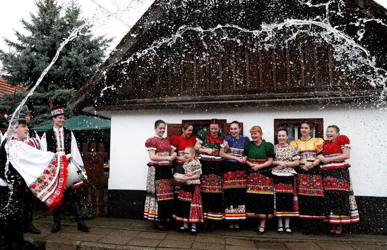 Празднование Пасхи в городе Мезекевешд, Венгрия